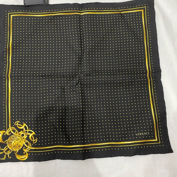 Versace pocket square scarf - Picture 6 of 6